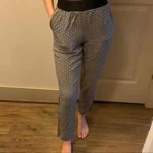🌻H&M black and white printed pant
